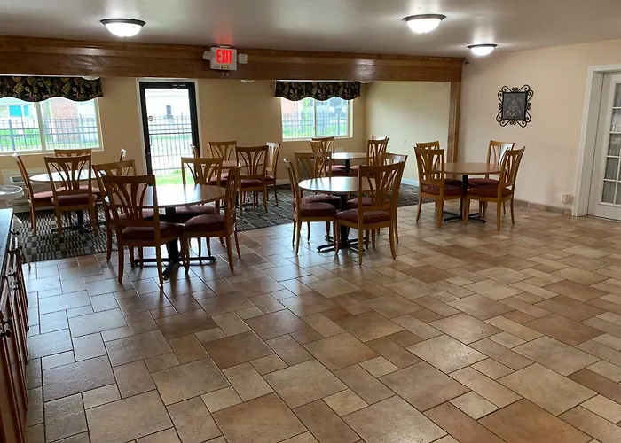 Days Inn By Wyndham Columbus In